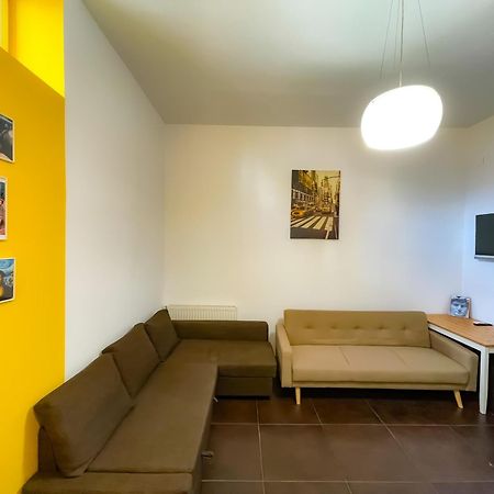 Cool Flat In The Heart Of Bucharest'S Fun And History Leilighet Eksteriør bilde
