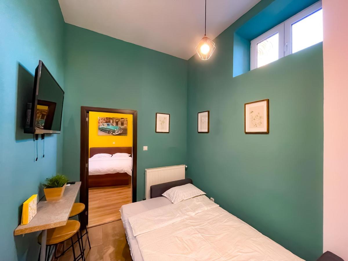 Cool Flat In The Heart Of Bucharest'S Fun And History Leilighet Eksteriør bilde