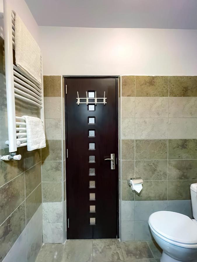 Cool Flat In The Heart Of Bucharest'S Fun And History Leilighet Eksteriør bilde