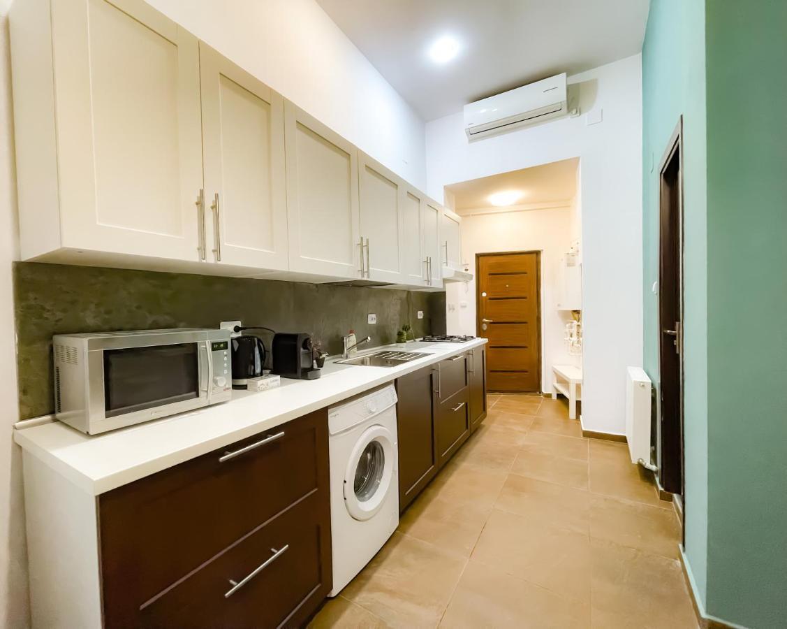 Cool Flat In The Heart Of Bucharest'S Fun And History Leilighet Eksteriør bilde