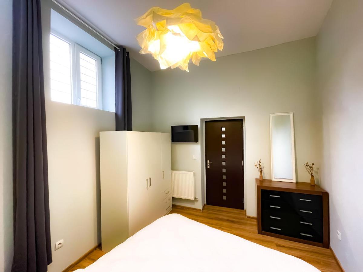 Cool Flat In The Heart Of Bucharest'S Fun And History Leilighet Eksteriør bilde